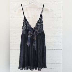 Victoria's Secret Black Chiffon/Lace Babydoll‎ Gown, Size XS